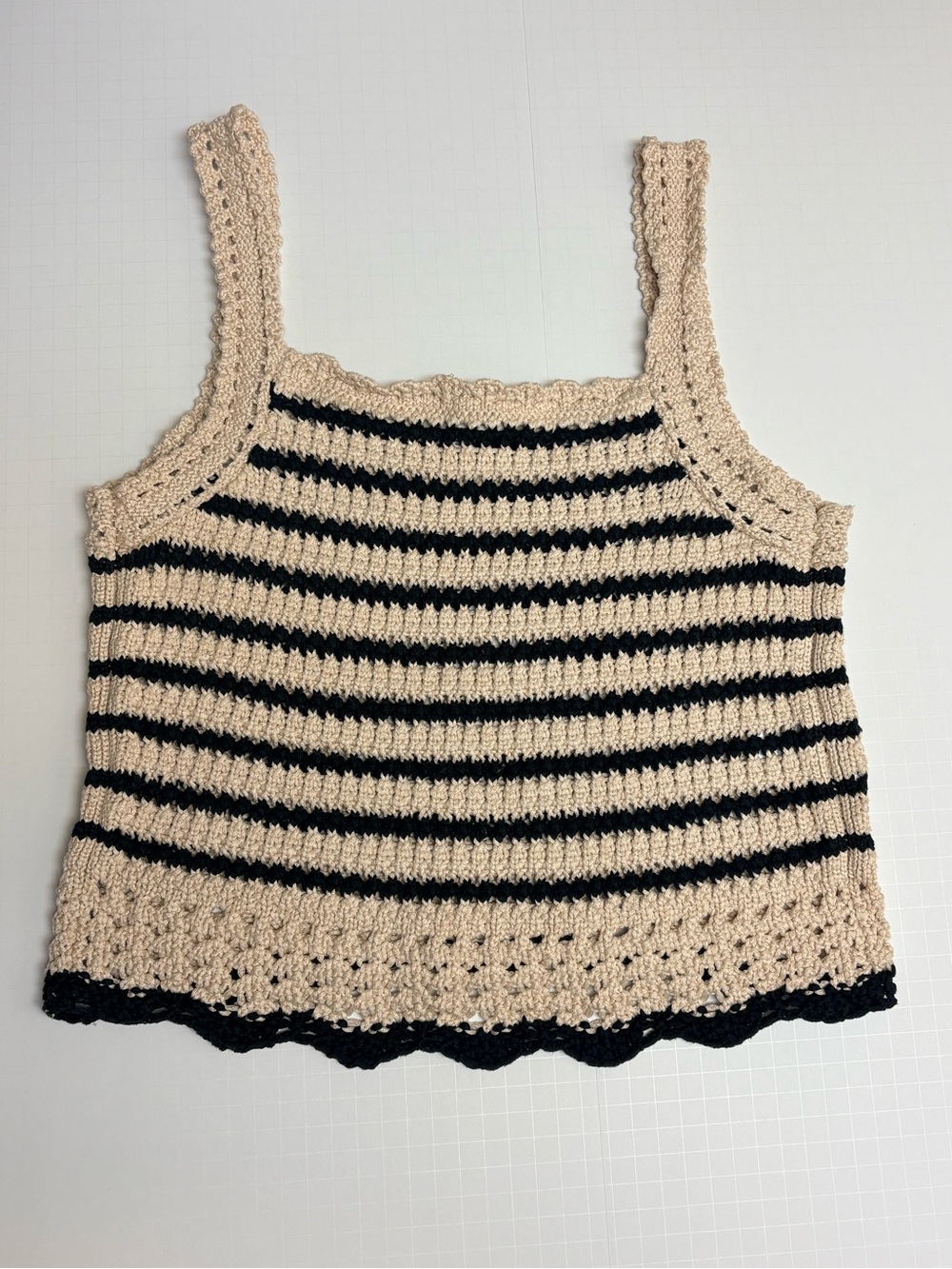 Madewell women  Crochet scalloped Tank Top in Beige and Black Medium 100% cotton